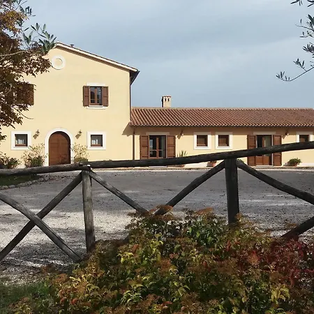 Tenuta Colverano 컨트리하우스 몬테팔코